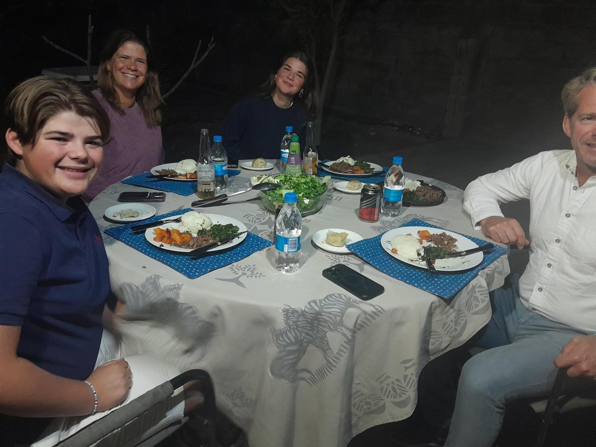 Golentle Home Stay Маун Екстер'єр фото