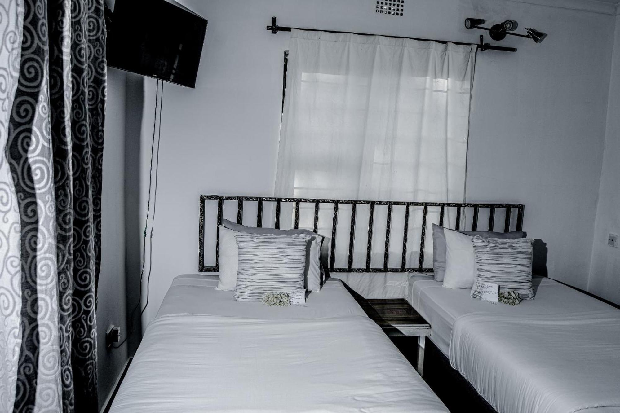 Golentle Home Stay Маун Екстер'єр фото